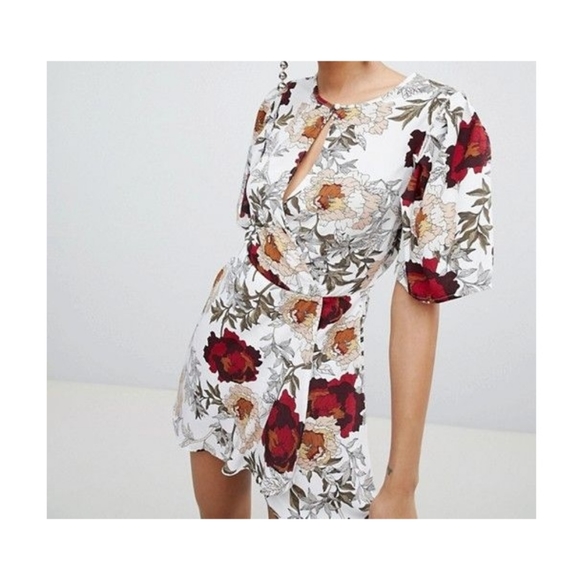 Boohoo Dresses & Skirts - Boohoo Floral Mini Dress